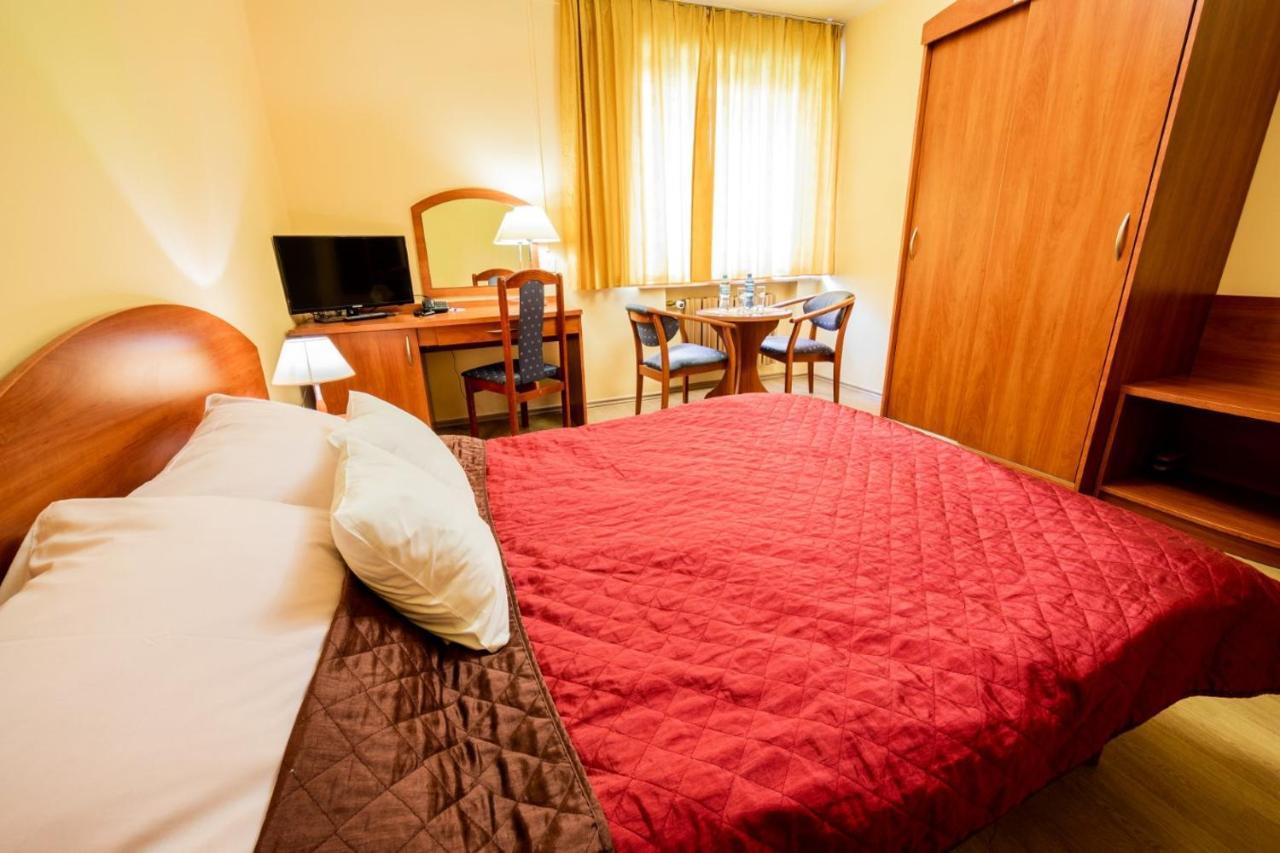 Hotel Wald Warsaw Exterior photo
