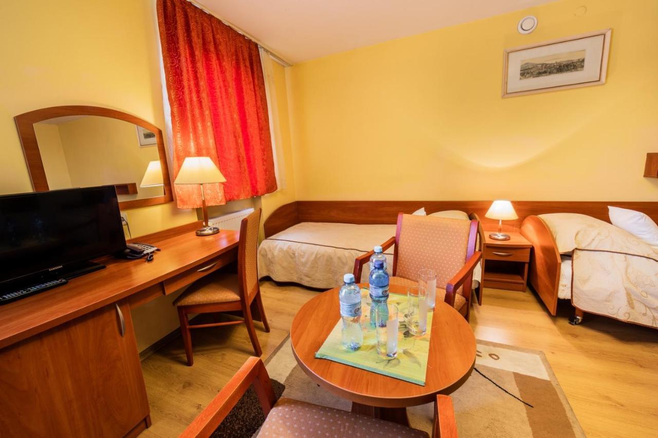 Hotel Wald Warsaw Exterior photo